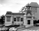 Banque Jules Boutin, puis banque de Bretagne, rue Levavasseur ; avenue George V (Dinard)