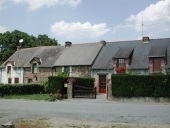 Alignement de maisons, Balac (Langon)