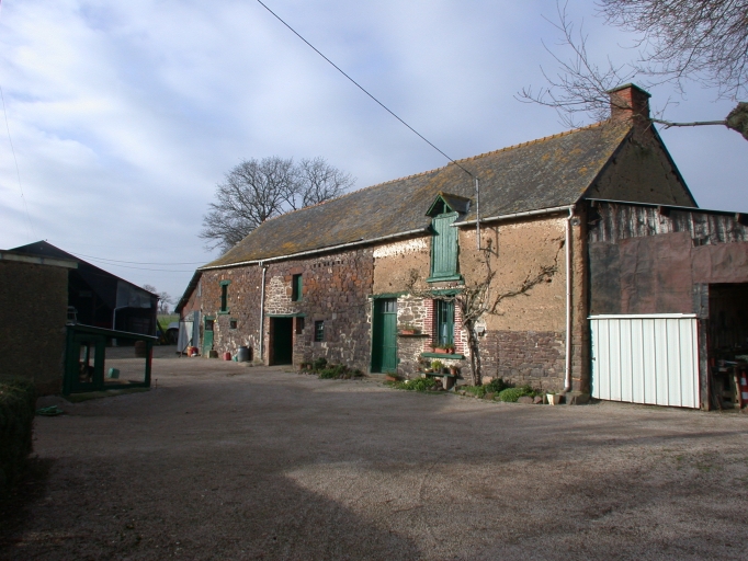 Ferme avec alignement de plusieurs logis, Bourrien (Iffendic)