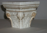 Ensemble de 3 chapiteaux décoratifs