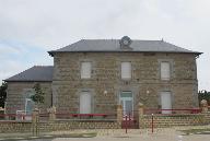 Mairie - maison d'école, 4 rue des Acacias (Saint-Rémy-du-Plain)