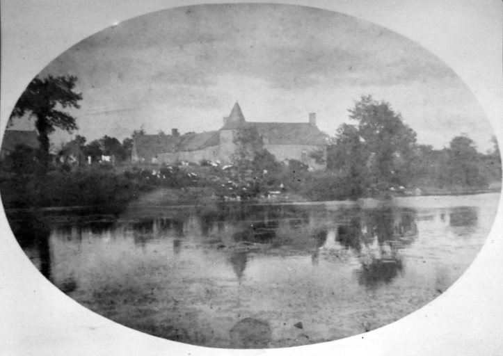 Ancien manoir, actuellement ferme, la Chaise (Bonnemain)