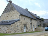 Alignement de deux fermes, l'Osier (Maxent)