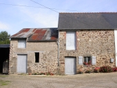 Alignement de deux maisons, 7 rue de la Grève, les Gâtines (Saint-Père-Marc-en-Poulet)