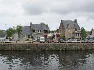 Maisons, 30a et 30b quai Alba, actuellement établissement administratif intercommunal (Châteaulin)