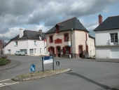 Café, rue François Chapin (Noyal-Châtillon-sur-Seiche)