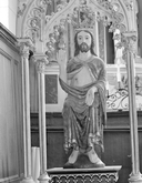 Statue de procession : Christ roi, église paroissiale Saint-Pierre Saint-Paul (Kergrist)