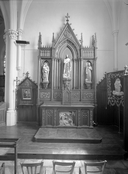 Autel (2), retables (2), tabernacles (2) (retable secondaire, retable architecturé à niche), style néo-gothique, église paroissiale Notre-Dame (Montreuil-des-Landes)