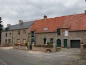 Alignements de maisons, 7-11 rue du Bourgouët (Dingé)