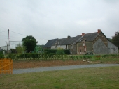 Alignement de maisons, le Tertre (La Chapelle-de-Brain)