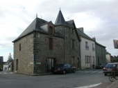 Maison, 2 rue de la Fontaine ; 1 rue des Manoirs (Vergéal)