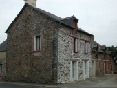 Alignement de trois maisons,12,14 rue de Montfort (Talensac)