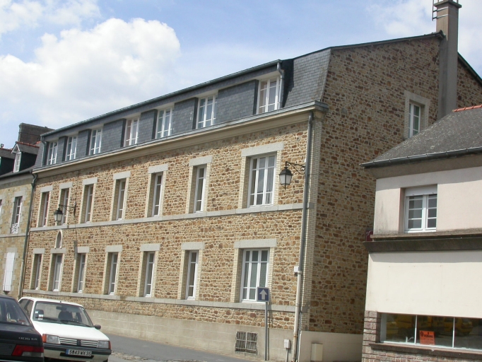Établissement médical, rue du Four (La Guerche-de-Bretagne)