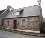 Maison, 33 rue des Écoles (Plouguiel)