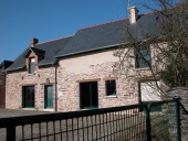 Ferme et maison en alignement 2, la Croix (Pont-Péan)