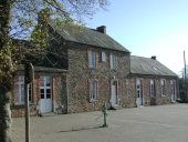 Mairie, écoles et monuments aux morts sur la commune de Bruc-sur-Aff