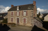 Ferme, actuellement maison, 8 rue de la Fontaine (Bais)