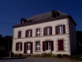 Les mairies et écoles sur la commune de Guénin