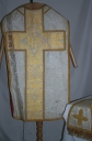 Ornement blanc 4 : chasuble, étole, bourse de corporal