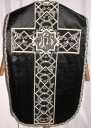 Ornement noir 4 : chasuble, bourse de corporal, étole, manipule, voile de calice