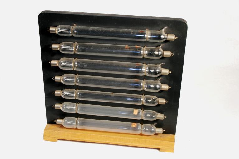 Présentation de la collection d'instruments scientifiques du lycée Émile Zola, Avenue Jean Janvier (Rennes)