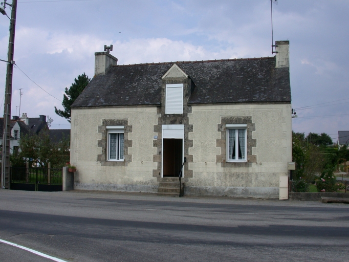 Maison, 10 rue de la Libération (Pluméliau fusionnée en Pluméliau-Bieuzy en 2019)