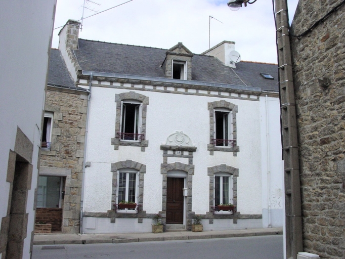 Maison, 18 rue de la Libération (Etel)