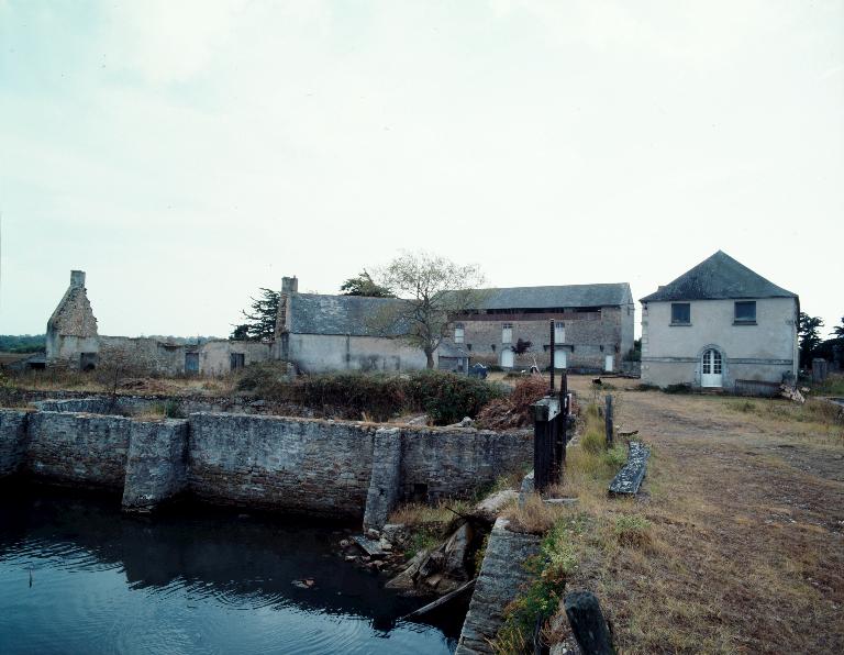 Moulin à marée du Ludré, puis minoterie, puis exploitation ostréicole, puis usine de traitement du varech (Saint-Armel)