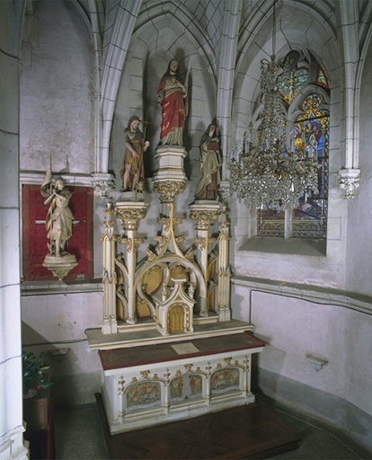 Ensemble de l'autel du Sacré Coeur (autel, tabernacle, gradin, retable, degré)