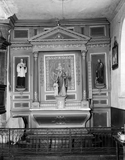 Autels (2), retables (2), tabernacles (2), gradins d'autel (4) (autel secondaire, autel tombeau, retable architecturé, retable à panneau compartimenté), dit de sainte anne