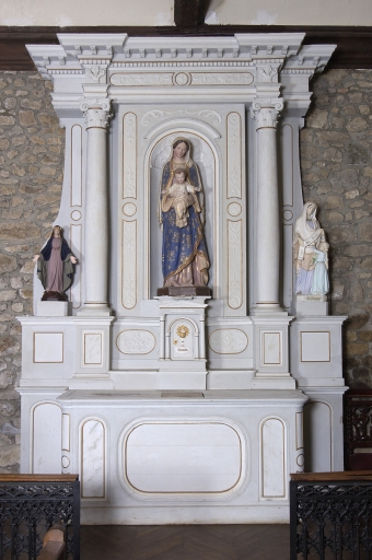 Autel, retable et tabernacle