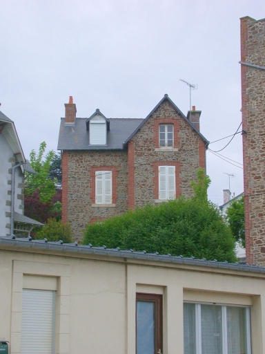 Hôtel de voyageurs dit Hôtel Bellevue, 5 rue de la Gare (Saint-Quay-Portrieux)