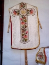 Ornement blanc 3 : chasuble, étole