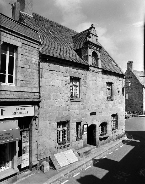 Maison de négociant, 19 rue Amiral-Réveillère (Roscoff)