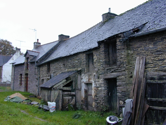 Alignement de logis, Bosné (Saint-Just)