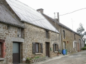 Alignement de maisons, le Petit Bourguel (Vieux-Vy-sur-Couesnon)