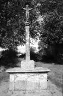 Croix monumentale, rue de Trévarez (Laz)