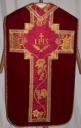 Ornement rouge 3 : chasuble, bourse de corporal, étole