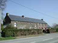 Alignement de maisons, le Châtel (Treffendel)