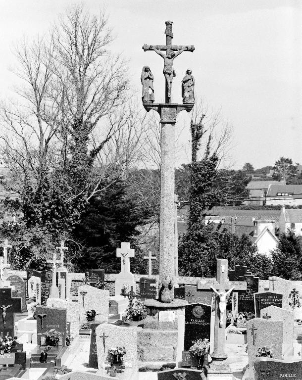 Croix de cimetière, cimetière non étudié (Tréflez)