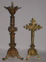 Garniture d'église 5 : croix d'autel, 2 chandeliers d'autel