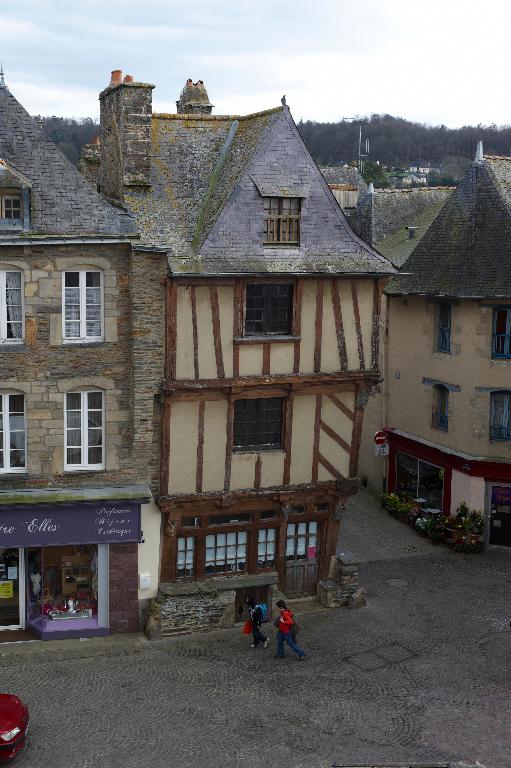 Maison à boutique, dite de la Truie qui file, 3, place du Bouffay ; 38, rue du Général-de-Gaulle (Malestroit)
