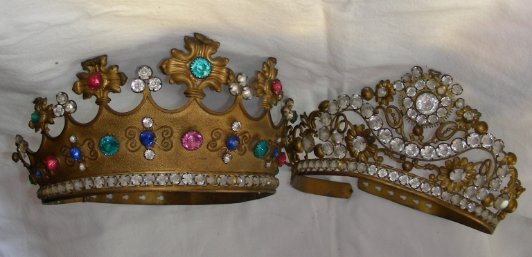 2 couronnes de statue