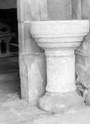 Bénitier (de milieu), église paroissiale Saint-Pierre, Saint-Paul (Malguénac)