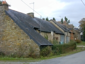 Alignement de logis, Poubreuil (Saint-Just)