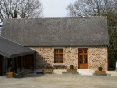 Bibliothèque, rue Yvonnick Laurent (Vieux-Vy-sur-Couesnon)