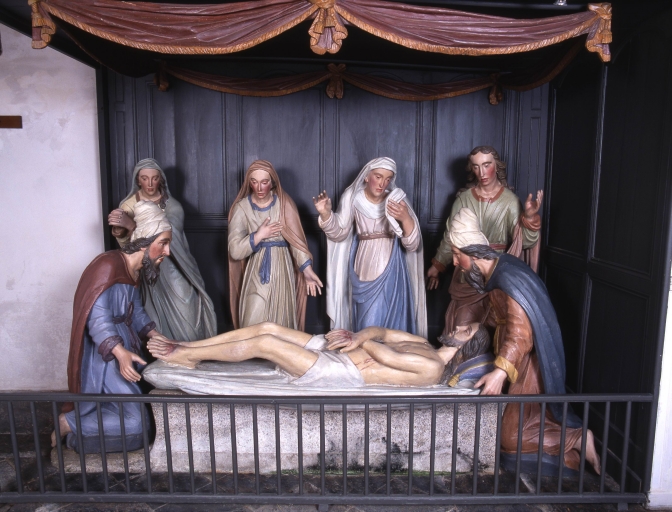 Groupe sculpté de la Mise au tombeau