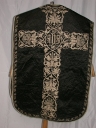 Ornement noir 2 : chasuble, étole, voile de calice et manipule