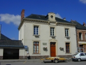 Mairie-école publique de garçons, 2 place du Roi Salomon (Maxent)