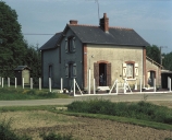 Les voies ferrées, gares et ponts sur la commune de Les Brûlais